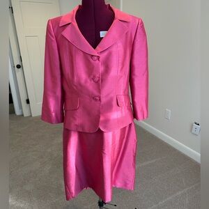 Tahari Arthur S Levine Luxe vibrant pink vintage skirt suit barbiecore